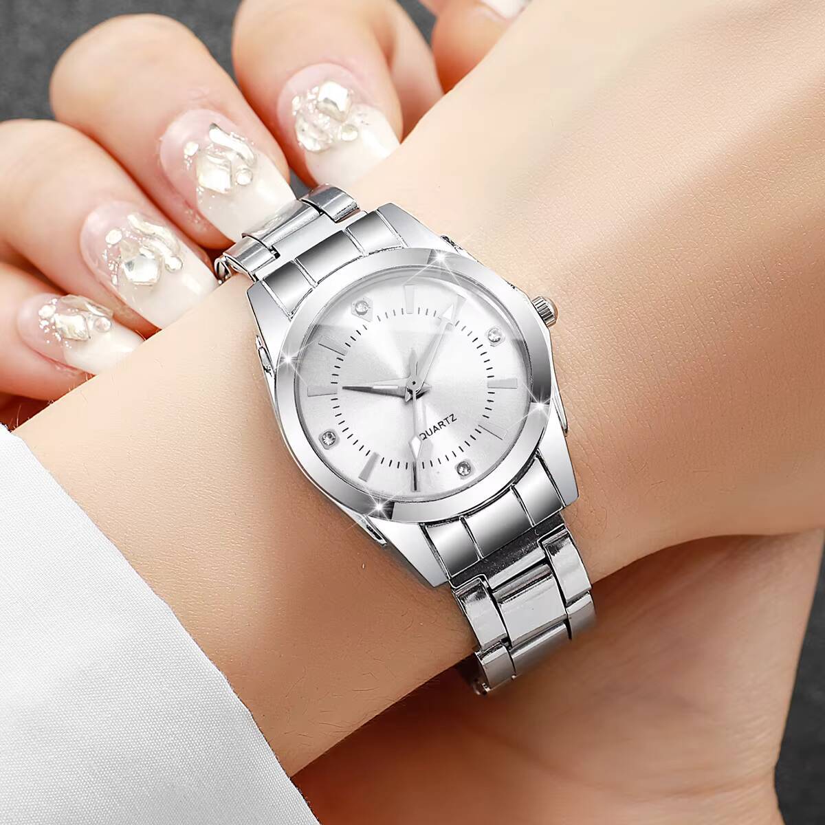 Orologi da donna con strass di - Luxury Watch Case Travel recensione e prezzo