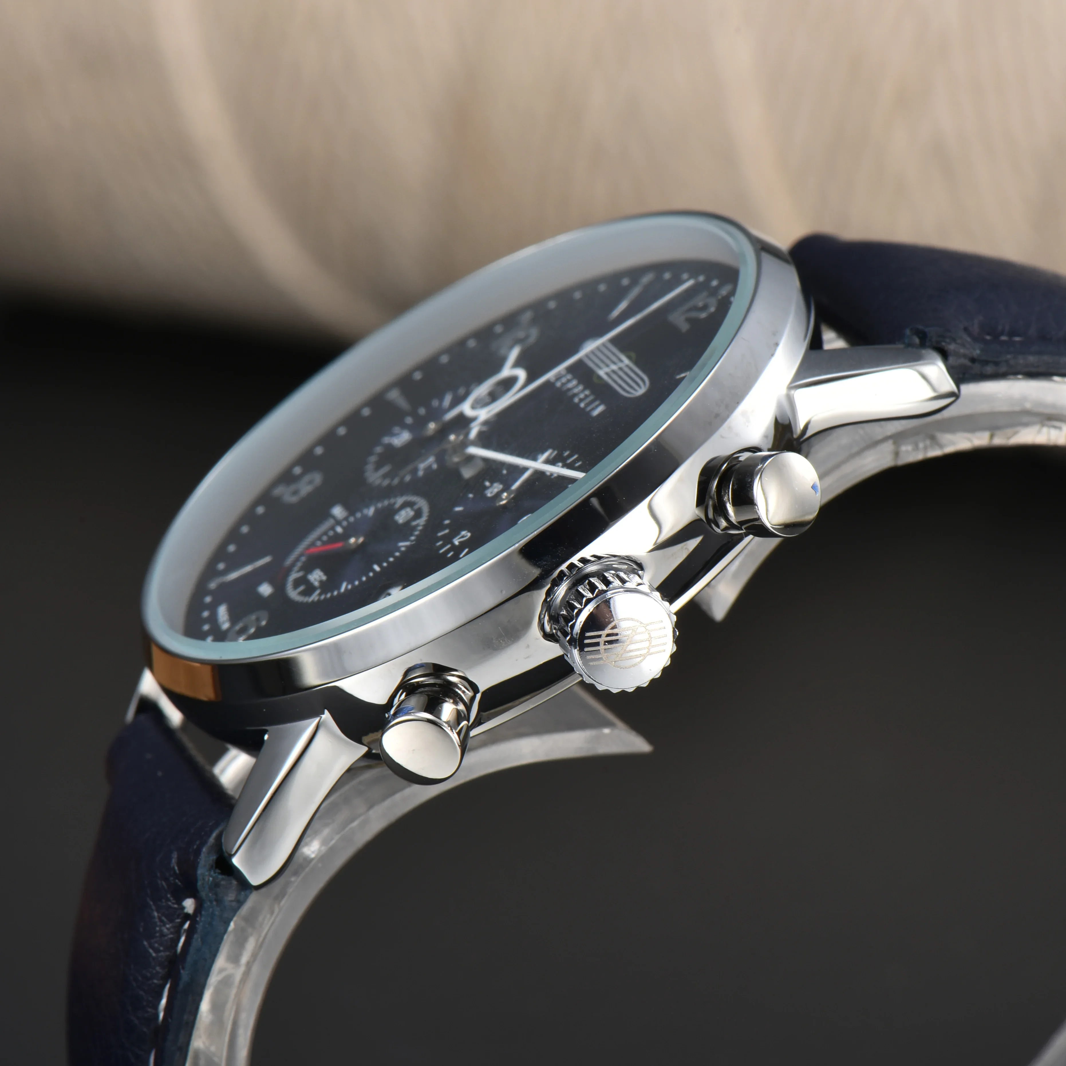 Orologio al quarzo classico ZE - Luxury Watch Wallpaper recensione e prezzo